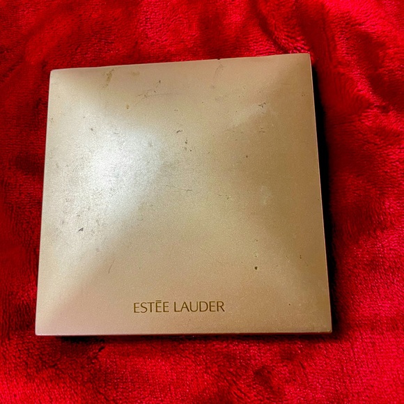Estee lauder eyeshadow pallete - Picture 1 of 3